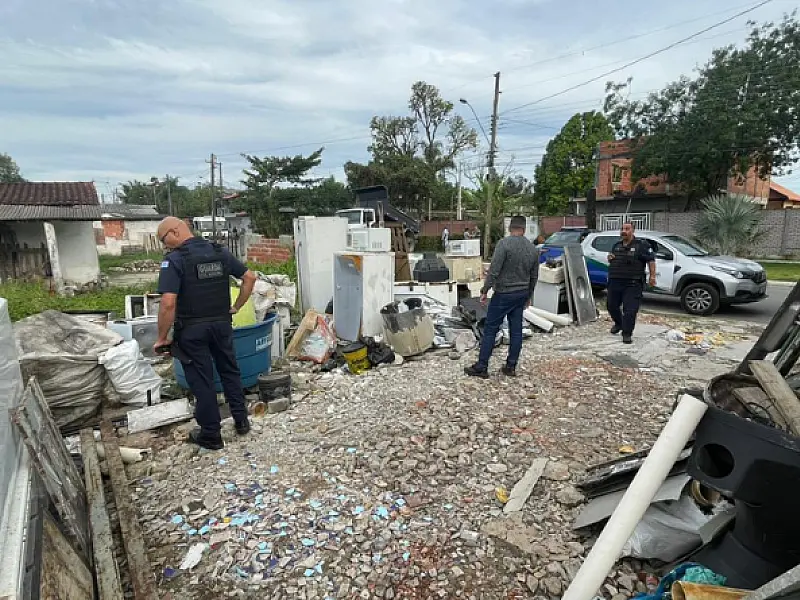 Operação em Agenor de Campos encerra atividades de ferro-velho irregular após vistorias ambientais