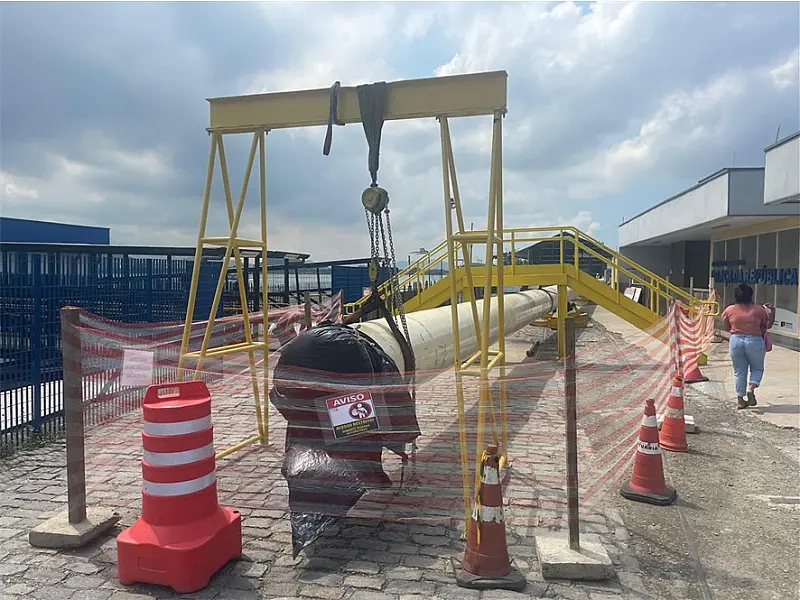 Obra para travessia subaquática da Sabesp entre Santos e Guarujá avança mais uma etapa