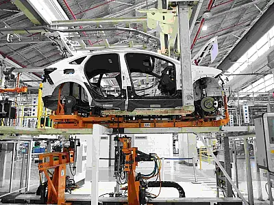 Fábricas da Volkswagen suspende produção de carros no país