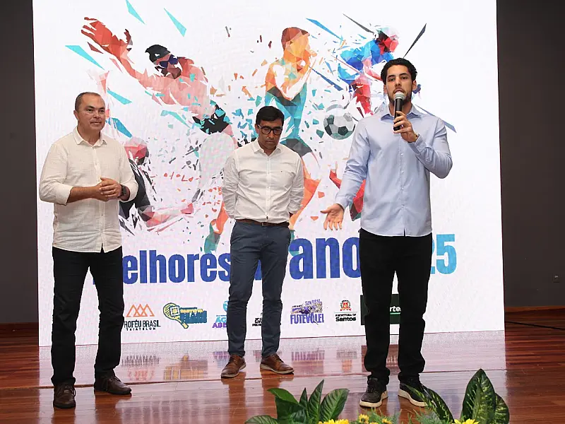 Premiados campeões de torneios santistas de triathlon, águas abertas e beach tennis