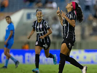 Corinthians derrota Real Brasília e está na final da Supercopa