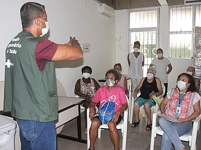 Policlínica em Santos faz alerta para mulheres sobre violência contra a mulher