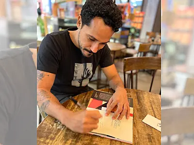 Leonardo Simões lança livro sobre identidade, raça e afeto em tempos políticos conturbados