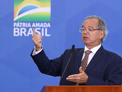 Guedes diz estar sem luz sobre troca de comando na Petrobras