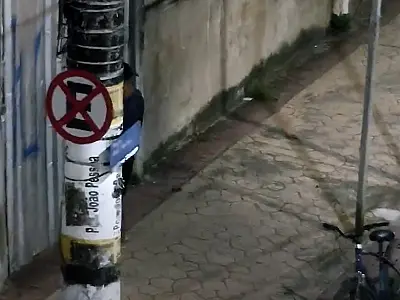Totem flagra vandalismo no Mercado Municipal em São Vicente e indivíduo é preso