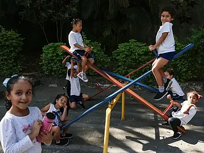 Uso excessivo de telas prejudica criatividade nas brincadeiras