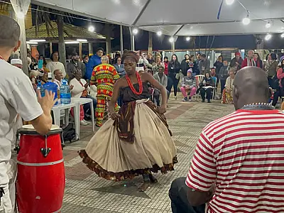 "Tambor de Fogo" ocupa o Centro de Peruíbe com ancestralidade, música e afirmação da fé