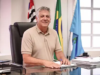 Prefeito de Mongaguá oficializa reajuste de 4,76% aos servidores públicos