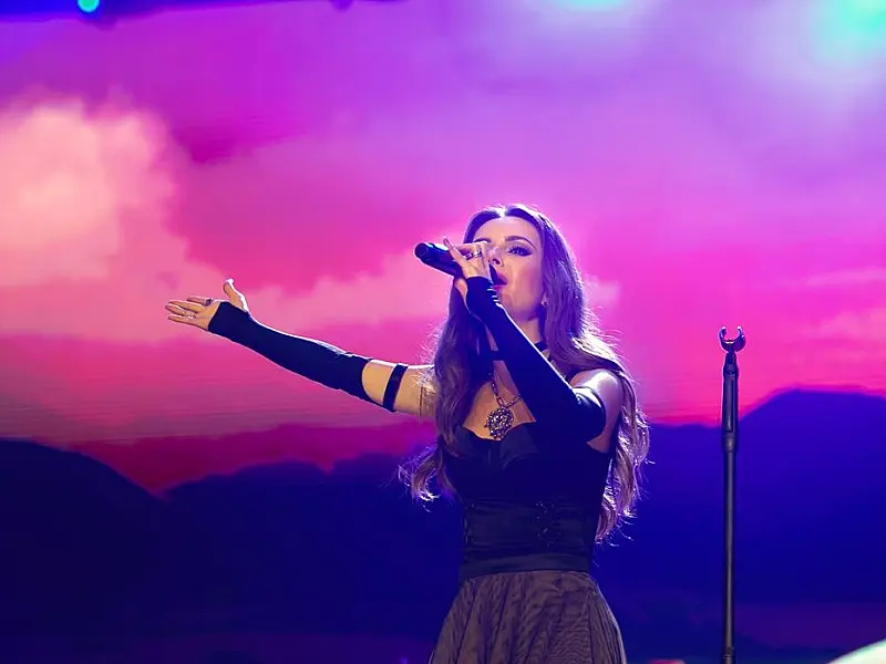 Sandy se apresenta nesta sexta (10) em Santos