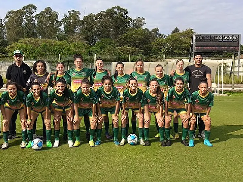 Guarujá conquista classificação invicta no futebol feminino