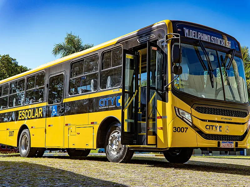 Frota de ônibus de Bertioga recebe dois novos veículos para itinerário escolar