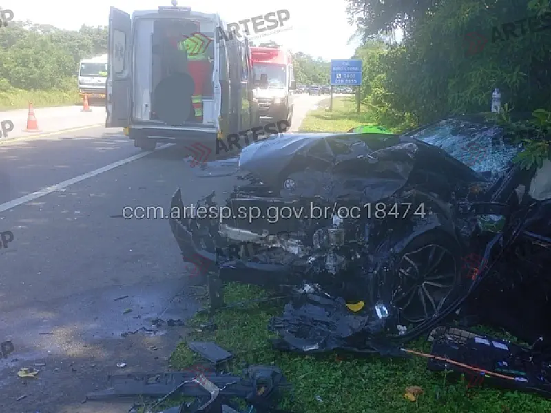 Acidente entre Fiorino e BMW deixa um morto e quatro feridos na Rio-Santos em Bertioga