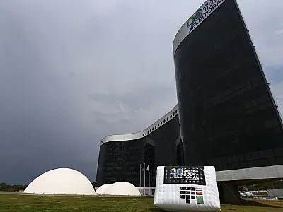 Presidente do TSE veta investigações contra institutos de pesquisa