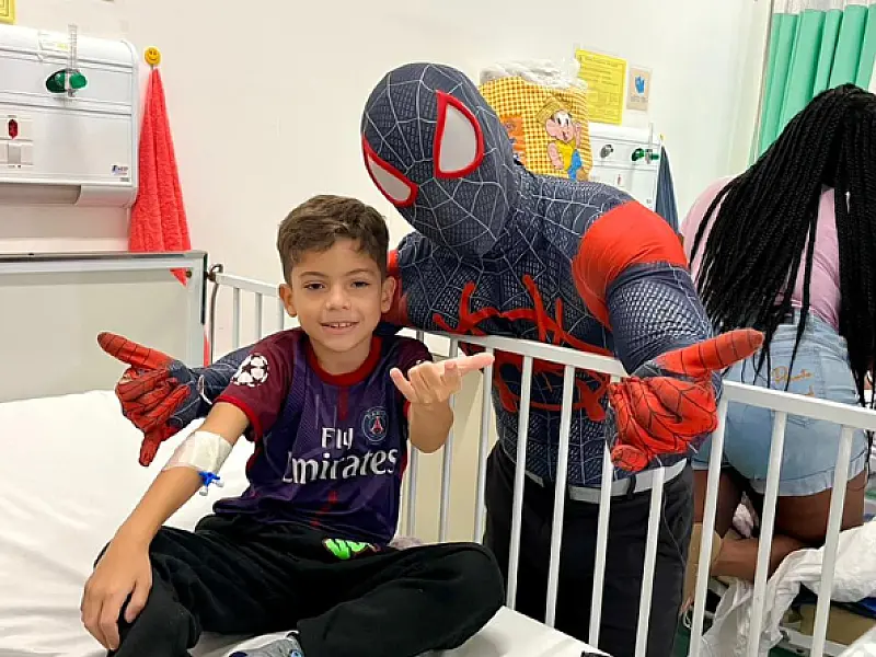 Personagens do cinema levam alegria e descontração para pacientes do Hospital do Vicentino