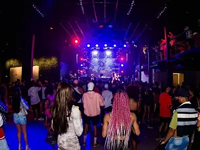 'Pancadão' invade Arena Club com mistura de gêneros musicais, neste sábado (6)