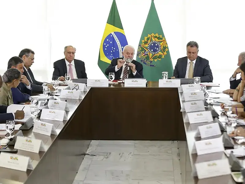 Lula defende uso do poder da máquina pública contra garimpo ilegal