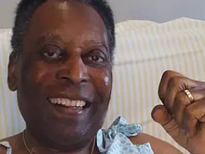 Pelé é internado em hospital de São Paulo para realizar exames mensais