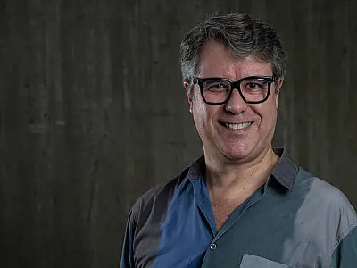 Morre Tony Goes, colunista que marcou a cobertura de televisão e cinema na Folha de S.Paulo