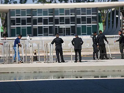 Presidência retira grades do Palácio do Planalto
