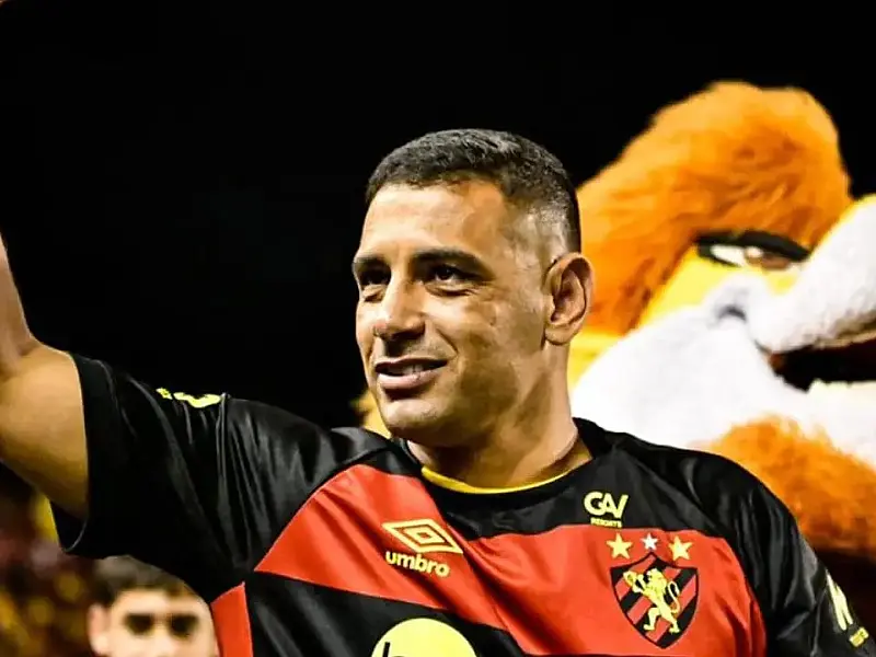 Diego Souza anuncia aposentadoria do futebol