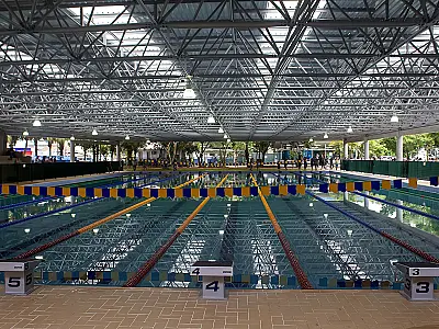 Festival de natação leva 250 atletas à piscina olímpica municipal em Santos