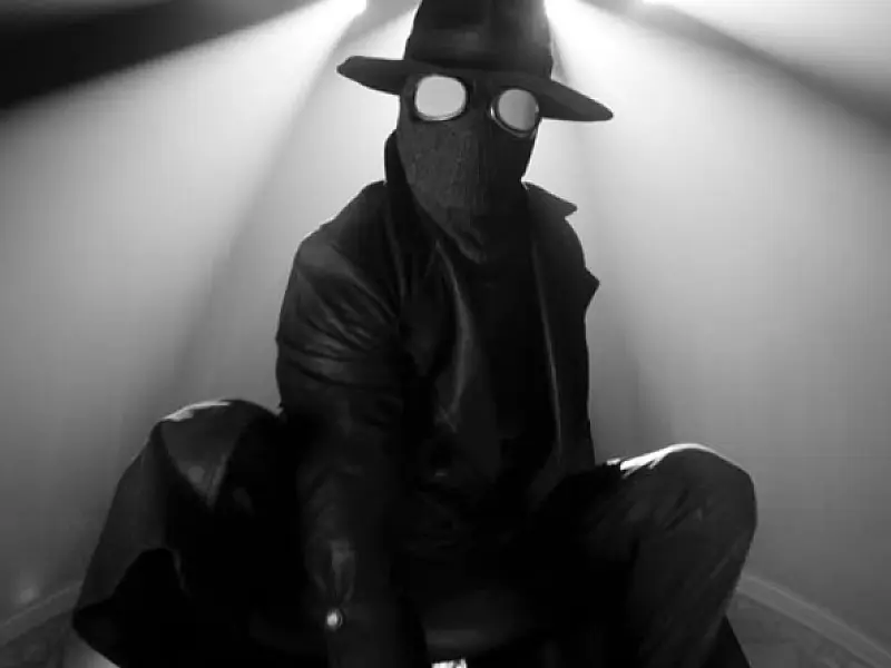 "Spider-Noir" estreia no Prime Video com clima sombrio e estética inspirada nos clássicos noir