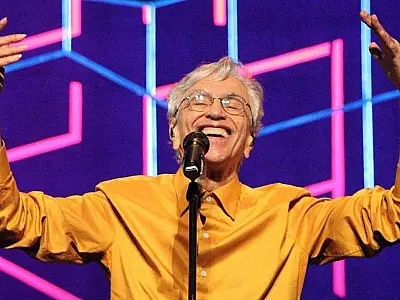 Caetano Veloso faz o melhor show do C6 Fest com público maior e mais animação