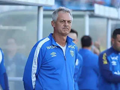 Lisca é demitido do Avaí após derrota para o Palmeiras pelo Brasileiro