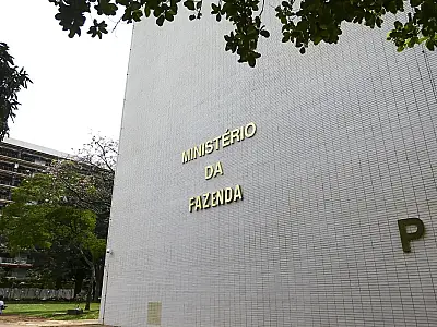 Fazenda aumenta para 2,5% estimativa de crescimento do PIB em 2024