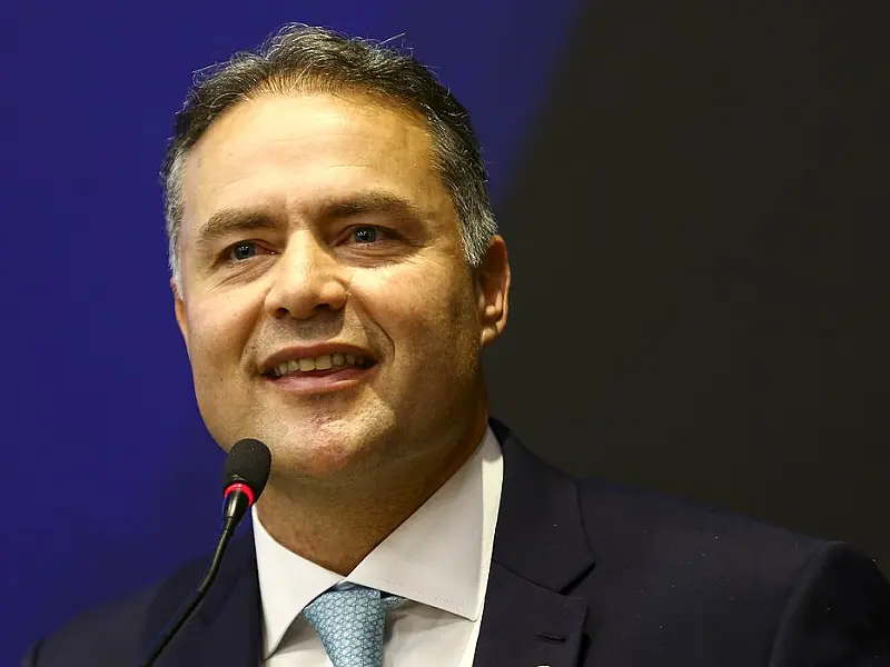 Renan Filho não crê em construção de trem-bala com recursos privados
