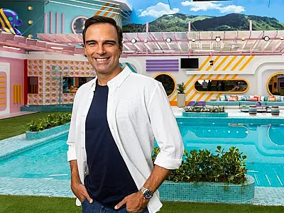 Tadeu Schmidt diz ter liberdade para criar sua forma de apresentar