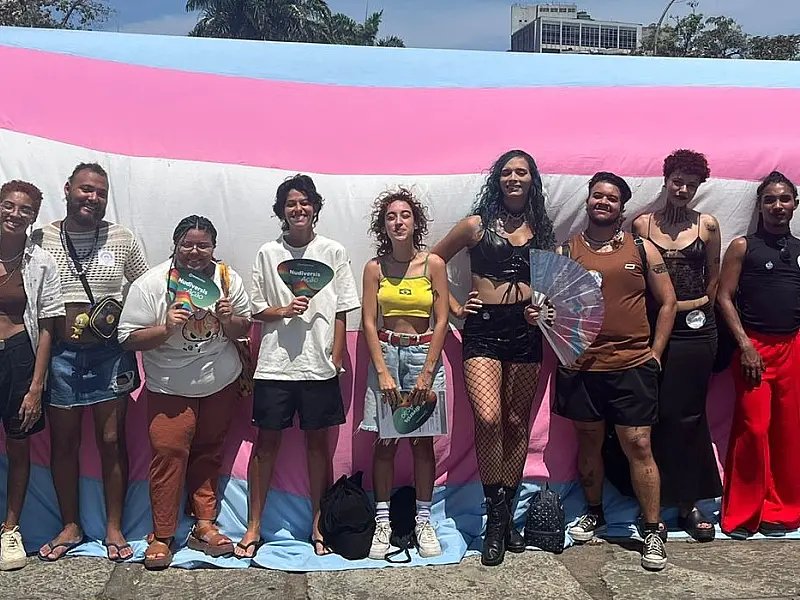 Marcha trans e travesti pede garantia de direitos e fim da violência