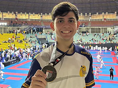 Bronze no Paulista! Carateca de Santos garante vaga no Brasileiro e orgulha a cidade