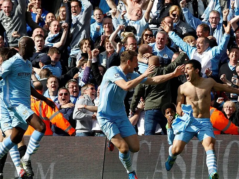 City inaugura estátua de Aguero no 10º aniversário de gol decisivo