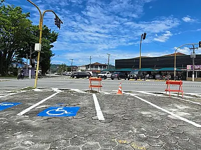 Guarujá cria novas vagas de estacionamento no bairro Santa Rosa
