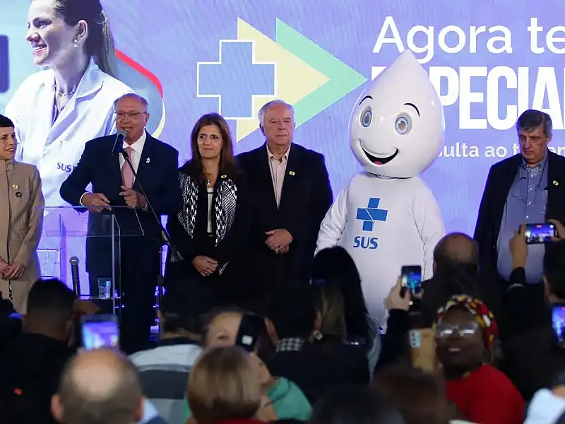 Equipamentos para tratamento do câncer são entregues para seis cidades