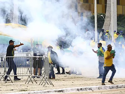 Alexandre de Moraes decide soltar mais 102 presos por atos golpistas