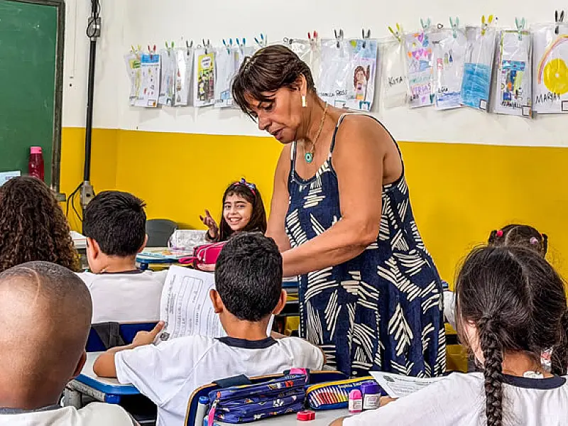 Mulheres que inspiram: há 45 anos, Rosa Maria transforma vidas por meio da educação em São Vicente