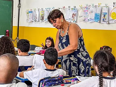 Mulheres que inspiram: há 45 anos, Rosa Maria transforma vidas por meio da educação em São Vicente