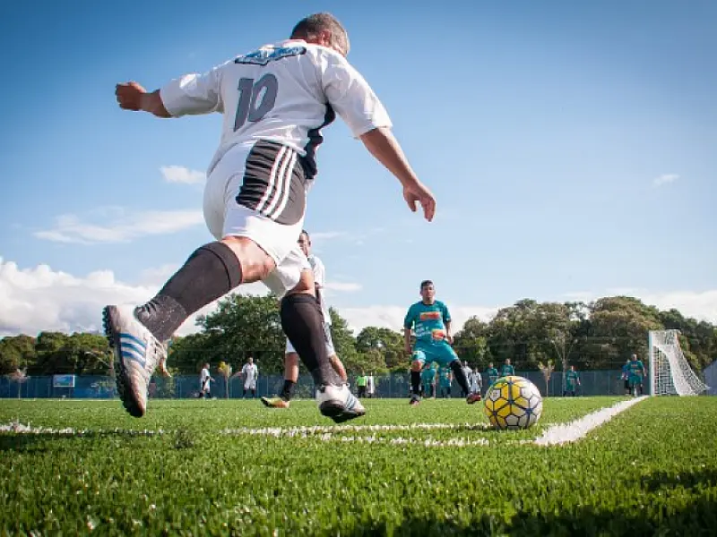 Festival Foca na Várzea une futebol e solidariedade em Praia Grande/SP