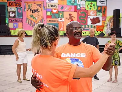 Projeto 'Arte na Praça' leva aulas gratuitas de dança à Praça Fernando Arens