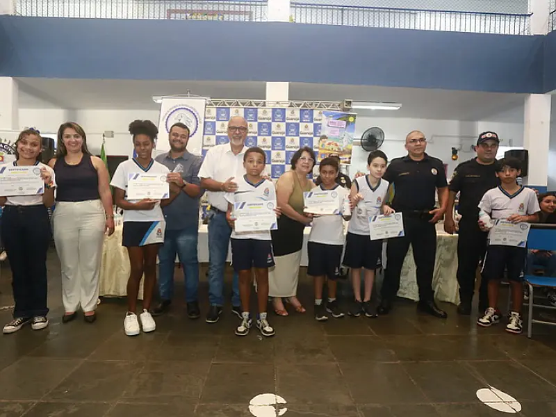 Cerca de 300 estudantes de Guarujá conquistam diploma em programa de prevenção