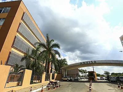 Anvisa libera venda de 930 pomadas para trançar ou modelar cabelos