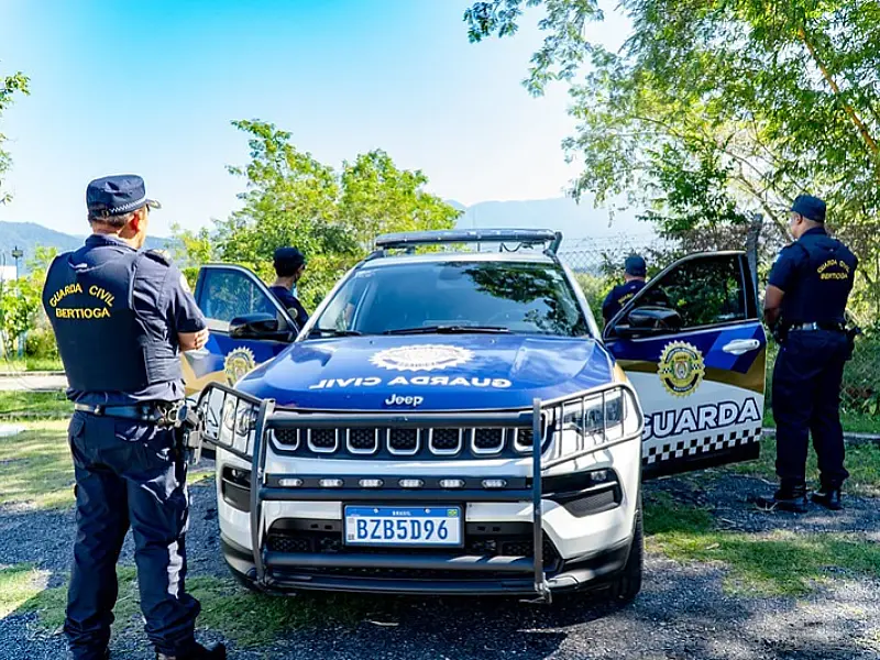 Homem é detido furtando portão e janela de casa no Indaiá