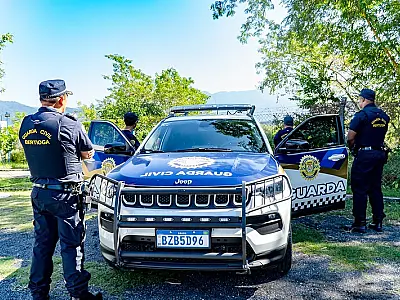 Homem é detido furtando portão e janela de casa no Indaiá