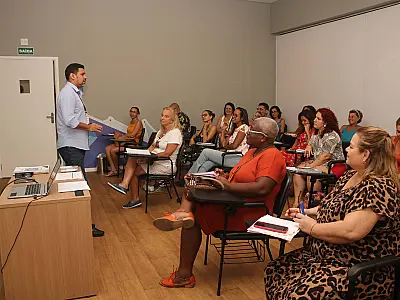 Começam as aulas da segunda turma de artesanato da Aceleradora Feito