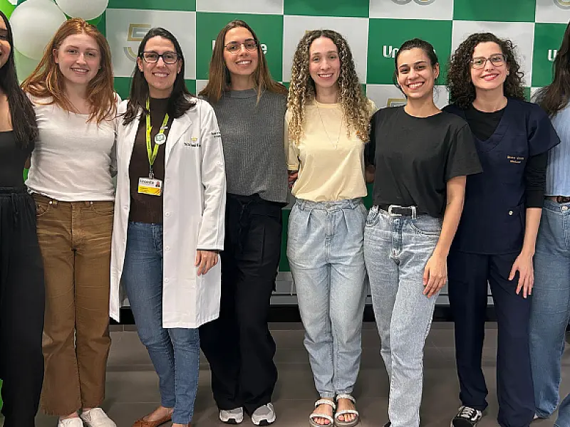 Iniciativa voluntária leva ensino de qualidade a jovens do Guarujá