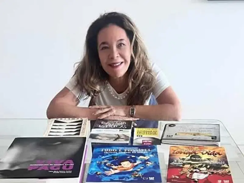 Escritora Lúcia Teixeira participa da 1ª Feira Literária de Santos
