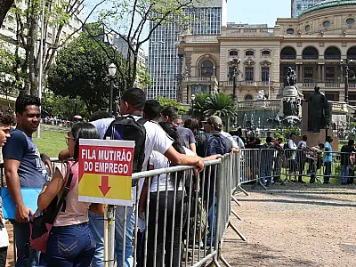 Desemprego é maior entre mulheres e negros, diz IBGE