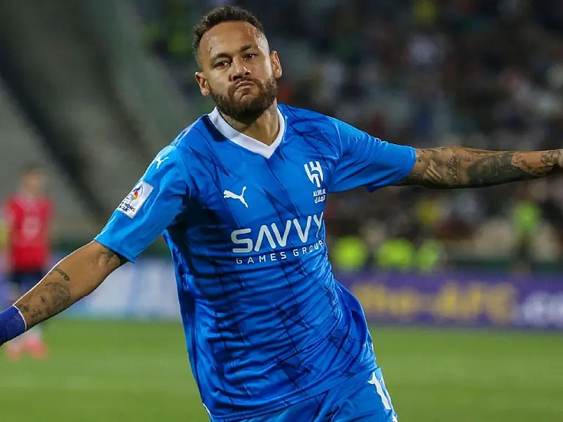 Neymar volta após 369 dias com vitória do Al-Hilal em jogo maluco de 9 gols